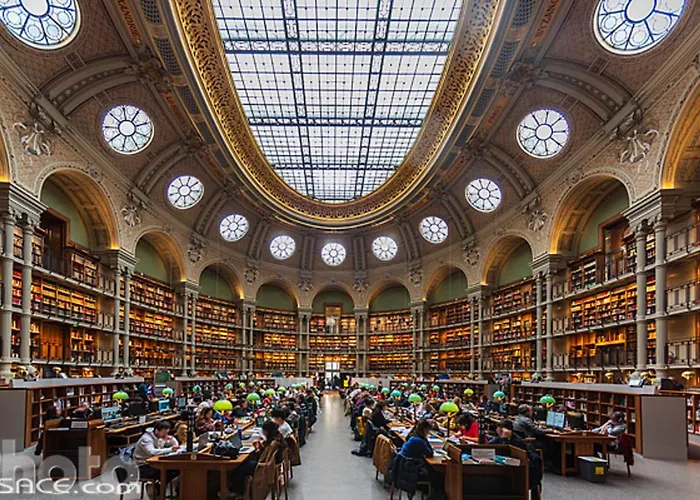 In The Heart Of Parisian Treasures And Lifestyle *